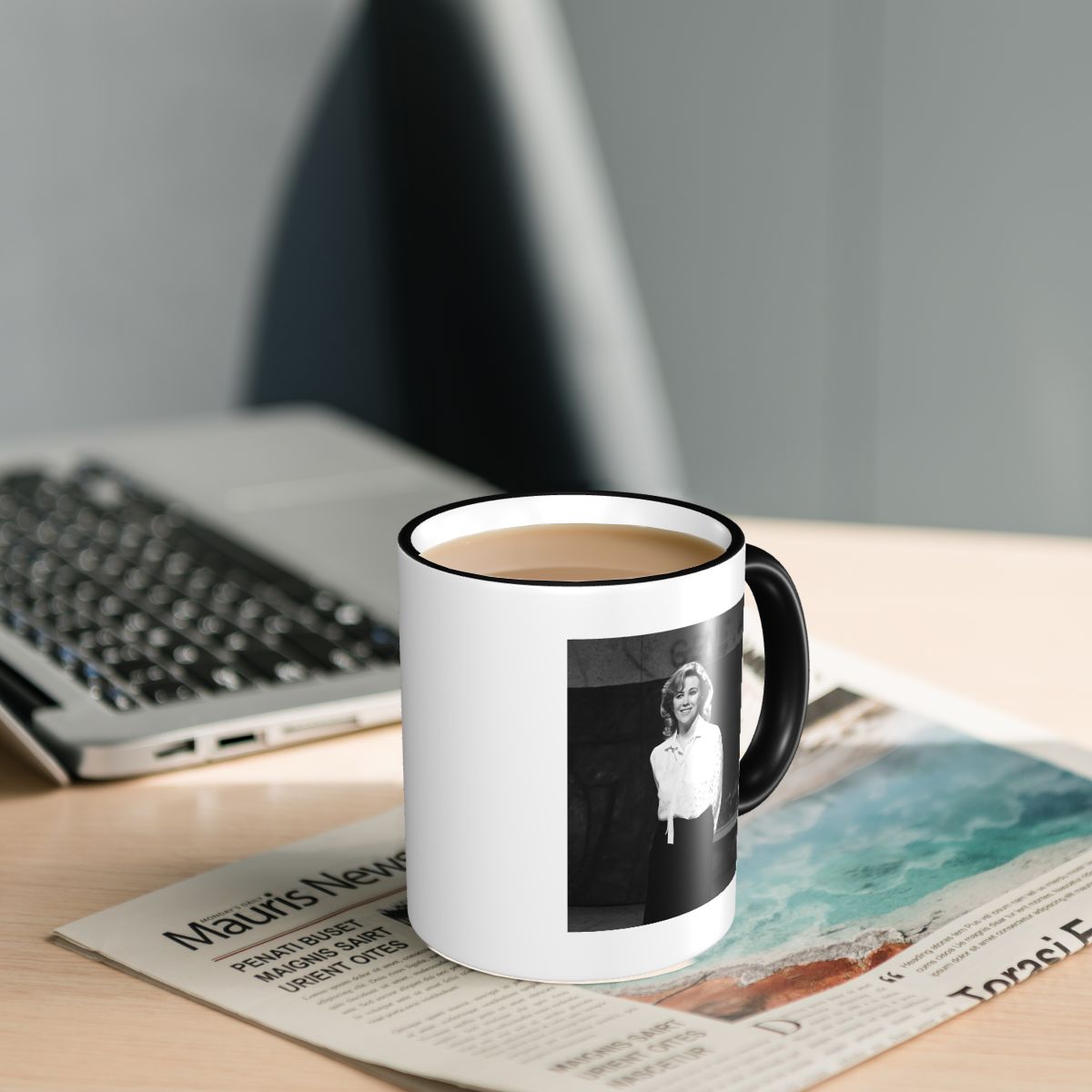 Young Catherine O'Hara Portrai - Young Tea Coffee recension och pris